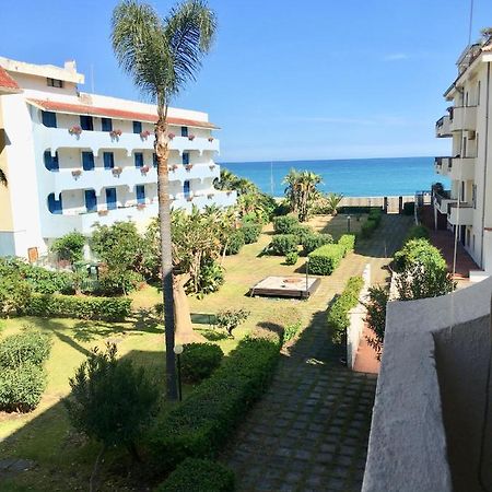 Appartamento Baia degli Dei - Living La Nike Giardini Naxos Esterno foto