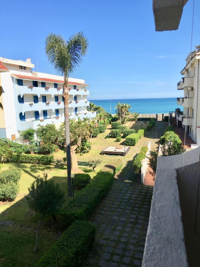 Appartamento Baia degli Dei - Living La Nike Giardini Naxos Esterno foto