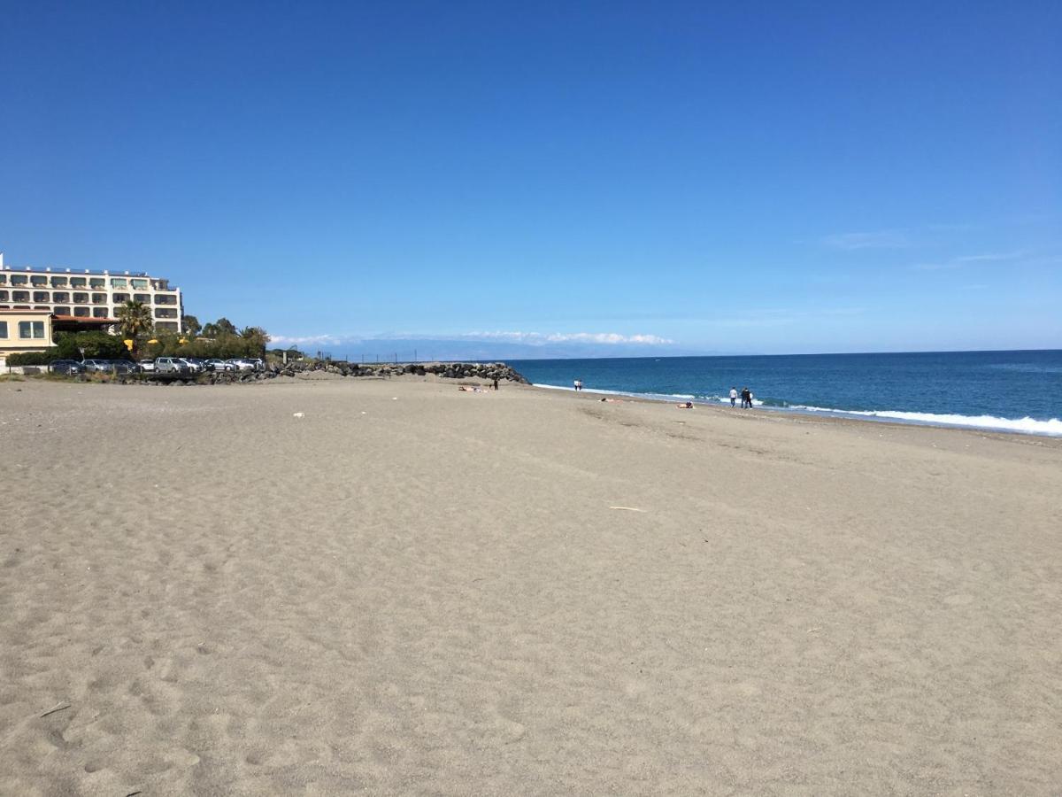 Appartamento Baia degli Dei - Living La Nike Giardini Naxos Esterno foto